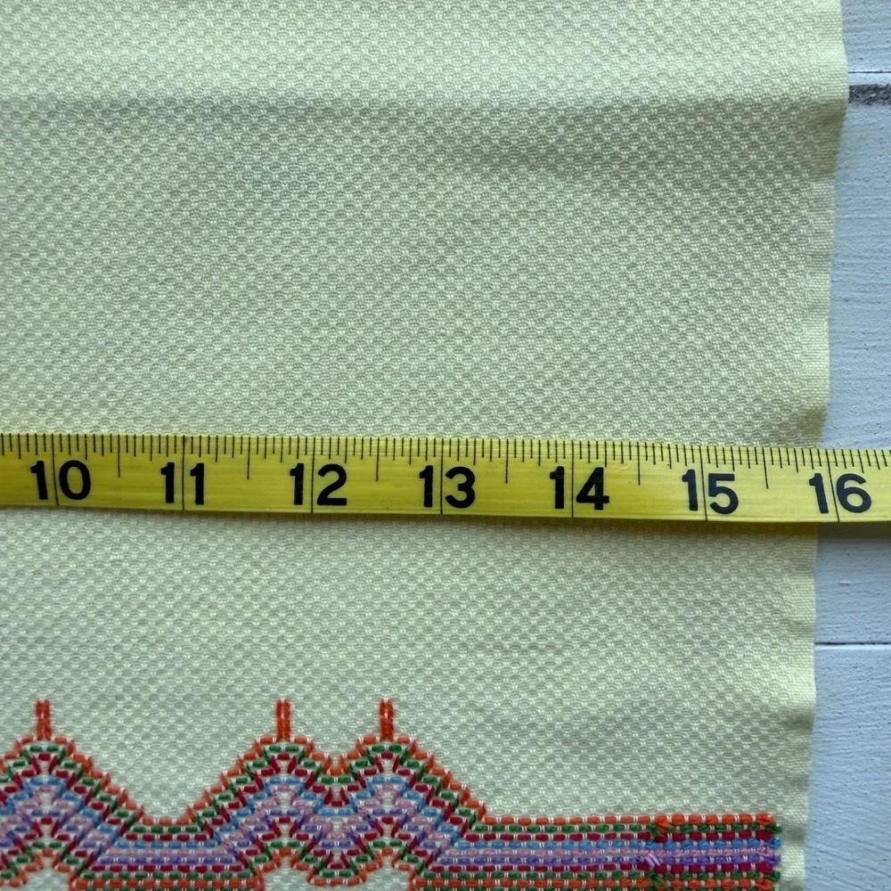 Vintage Woven Guest Towel Geometric Heart Design Pastel Yellow 16x18